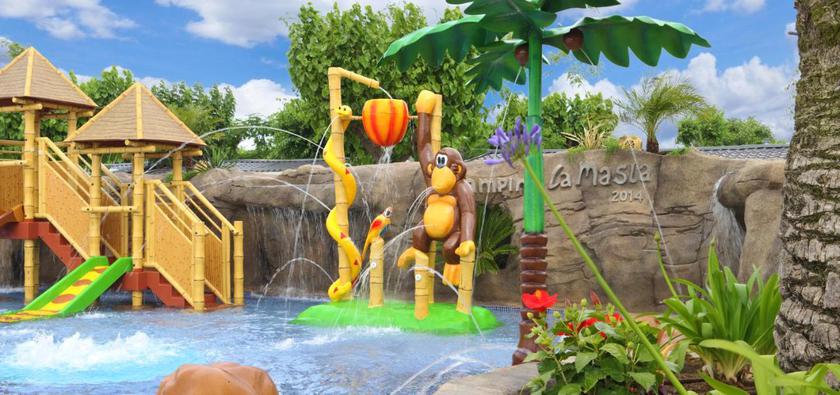 Imagen de la piscina del Camping La Masia, Blanes. Foto 11