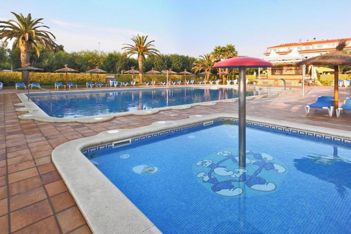 Imagen de la piscina del Camping La Masia, Blanes. Foto 12