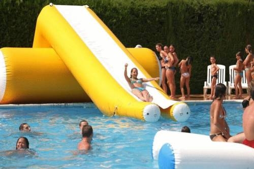 Imagen de la piscina del Camping La Pineda de Salou. Foto 13