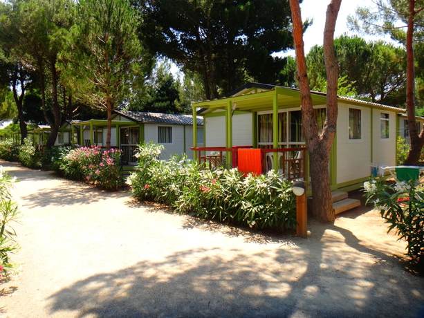 Imagen de la habitación del Camping La Pinède Enchantée. Foto 2