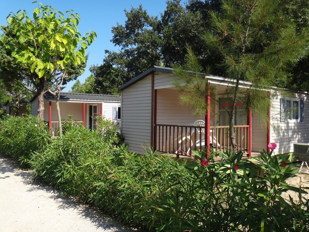 Imagen de la habitación del Camping La Pinède Enchantée. Foto 5