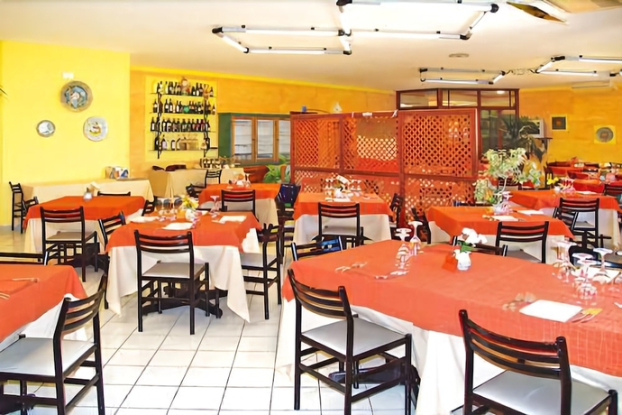 Imagen del bar/restaurante del Camping La Pineta, San Vito Lo Capo. Foto 5