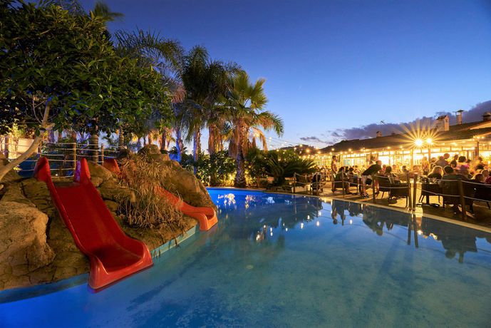 Imagen de la piscina del Camping La Siesta Salou Resort. Foto 33