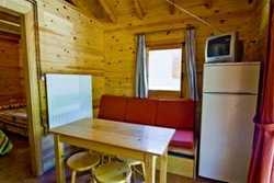 Imagen de la habitación del Camping L´Orri del Pallars Bungalows. Foto 3