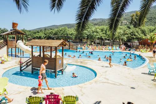 Imagen de la habitación del Camping Le Bois Fleuri. Foto 2