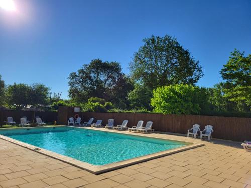 Imagen de la piscina del Camping Le Val de Cesse. Foto 10