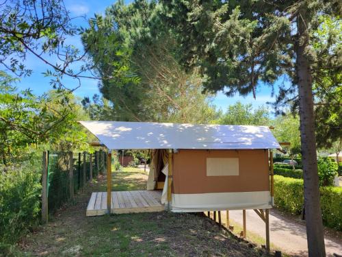 Imagen de los interiores del Camping Le Val de Cesse. Foto 6