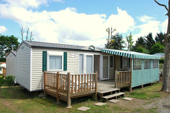 Imagen de los exteriores del Camping Les Alouettes. Foto 7