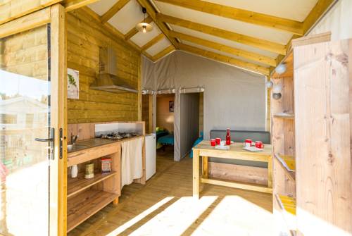 Imagen de la habitación del Camping Les Cent Chênes. Foto 12