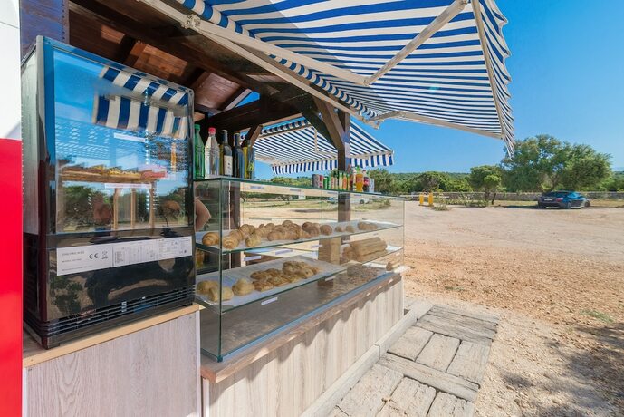 Imagen general del Camping Mediteran Kamp Glamping Tents In Phalaris. Foto 13