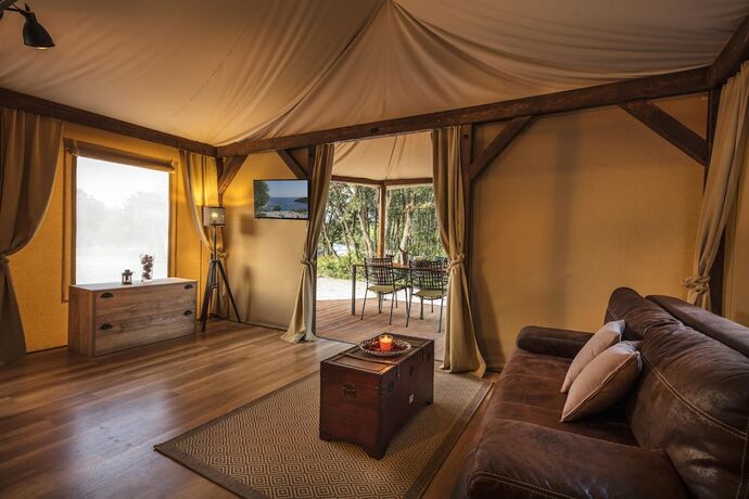 Imagen general del Camping Mediteran Kamp Glamping Tents In Phalaris. Foto 14