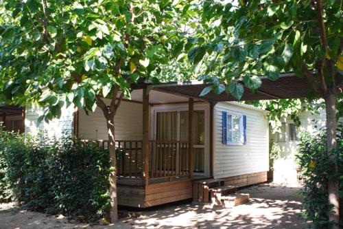 Imagen de la habitación del Camping Mediterrani Natura Spa Resort. Foto 12