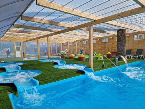 Imagen general del Camping Mediterrani Natura Spa Resort. Foto 10