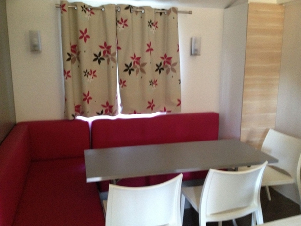 Imagen de la habitación del Camping Neptuno, Playa de Pals. Foto 4