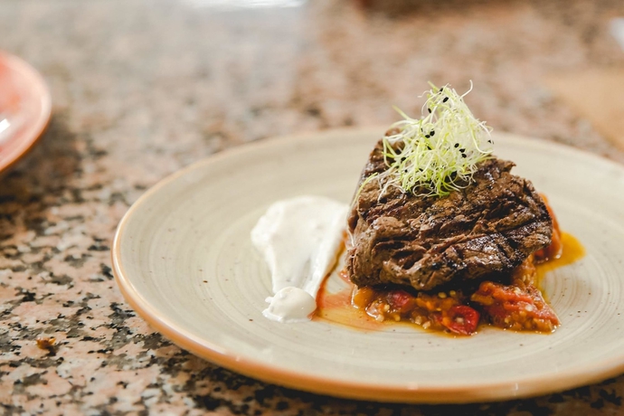 Imagen del bar/restaurante del Camping Obonjan Island Resort. Foto 8