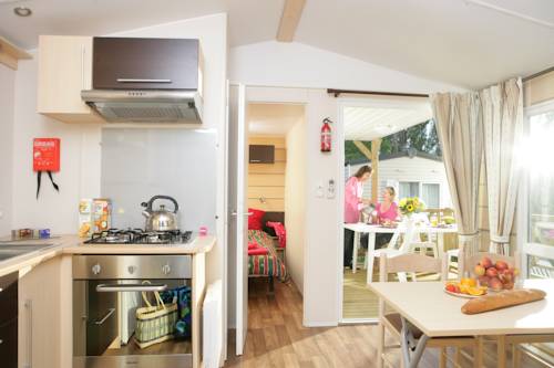 Imagen de la habitación del Camping Officiel Siblu Le Lac Des R&ecirc;ves. Foto 11