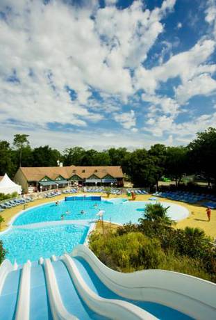 Imagen de la habitación del Camping Officiel Siblu Les Pierres Couchées. Foto 3