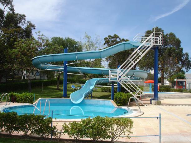 Imagen de la piscina del Camping Orbitur Quarteira. Foto 18