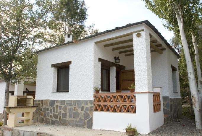 Imagen de los exteriores del Camping Orgiva. Foto 9