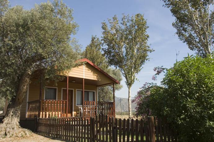 Imagen de los exteriores del Camping Orgiva. Foto 10