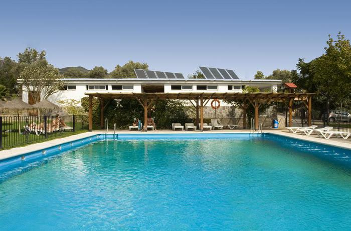 Imagen de la piscina del Camping Orgiva. Foto 13