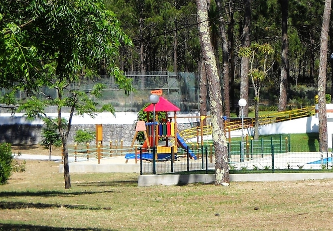Imagen de los exteriores del Camping Parque De Campismo Orbitur Valado. Foto 16
