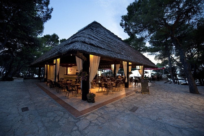 Imagen del bar/restaurante del Camping Pine Beach Bungalows. Foto 7