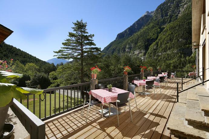 Imagen de los exteriores del Camping Pineta, Bielsa. Foto 6