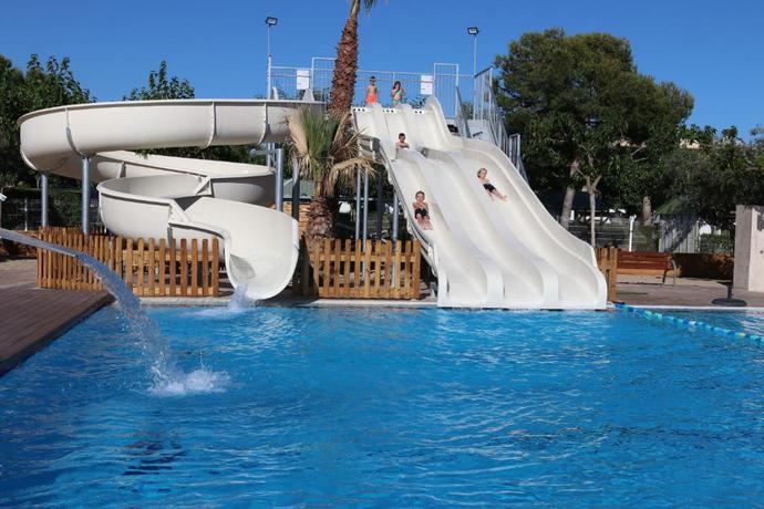 Imagen de la piscina del Camping Platja Cambrils. Foto 11