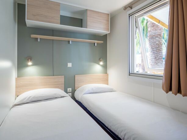 Imagen de la habitación del Camping Playa Montroig Resort. Foto 13