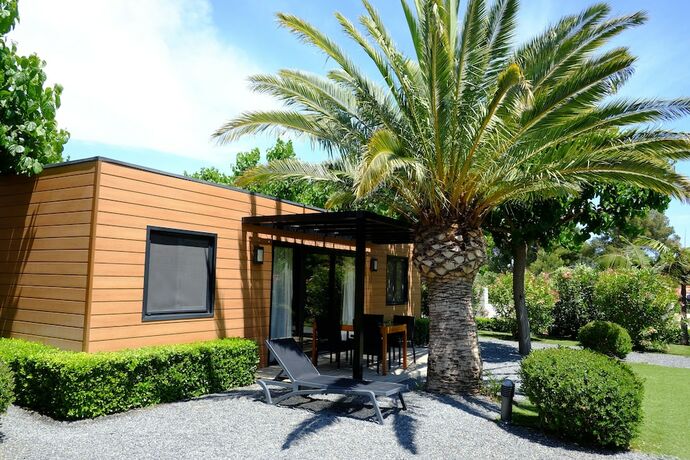 Imagen de la habitación del Camping Playa Montroig Resort. Foto 17