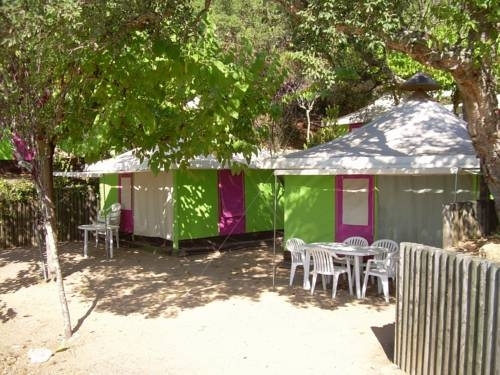 Imagen del bar/restaurante del Camping Pola Camping. Foto 15