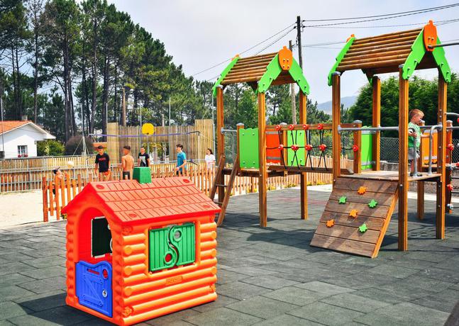 Imagen de los exteriores del Camping Preguntoiro. Foto 6