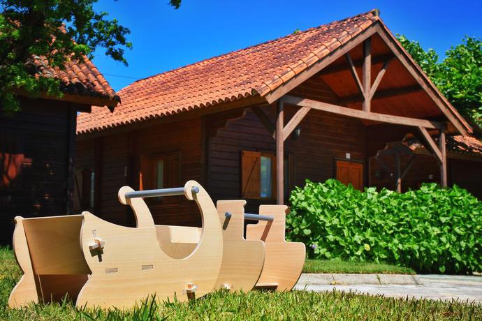 Imagen de los exteriores del Camping Preguntoiro. Foto 7