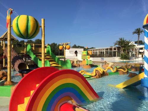 Imagen general del Camping Resort La Baume La Palmeraie. Foto 5