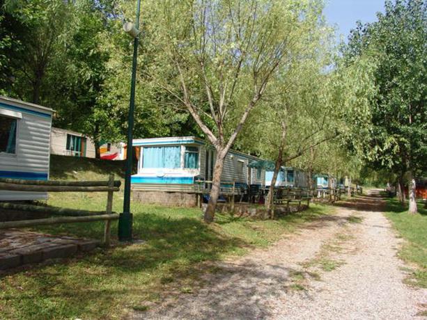 Imagen de los interiores del Camping Ribera Del Ara. Foto 8