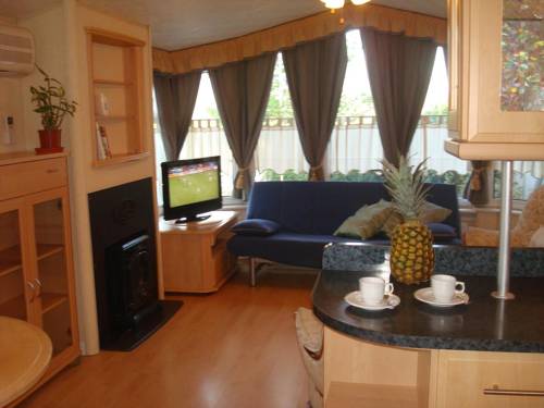 Imagen de la habitación del Camping Rural Presa La Vinuela. Foto 12