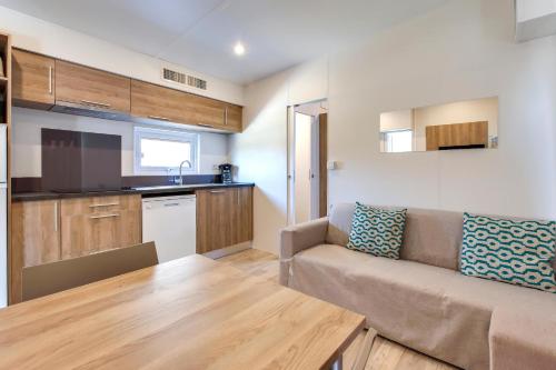 Imagen de la habitación del Camping Sangul&iacute; Salou & Resort. Foto 15