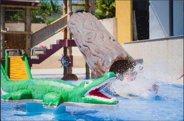 Imagen de la piscina del Camping Sènia Tucan. Foto 9