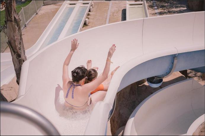 Imagen de la piscina del Camping Sènia Tucan. Foto 14