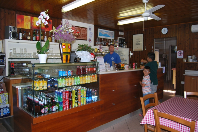 Imagen del bar/restaurante del Camping Serenissima, Mira. Foto 2