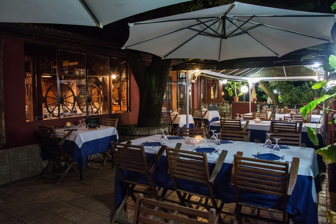 Imagen del bar/restaurante del Camping Seven Hills and Village. Foto 4