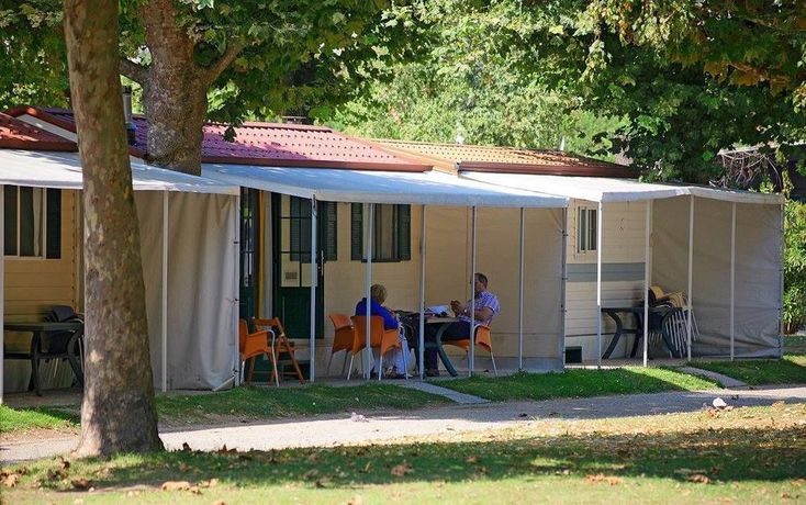 Imagen de los interiores del Camping Solcio. Foto 13