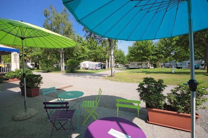 Imagen de los exteriores del Camping Solcio. Foto 10