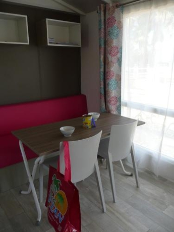 Imagen de la habitación del Camping Sunissim El Pla De Mar By Locatour. Foto 10
