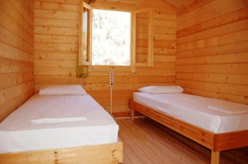 Imagen general del Camping Surfing Beach Huts. Foto 5