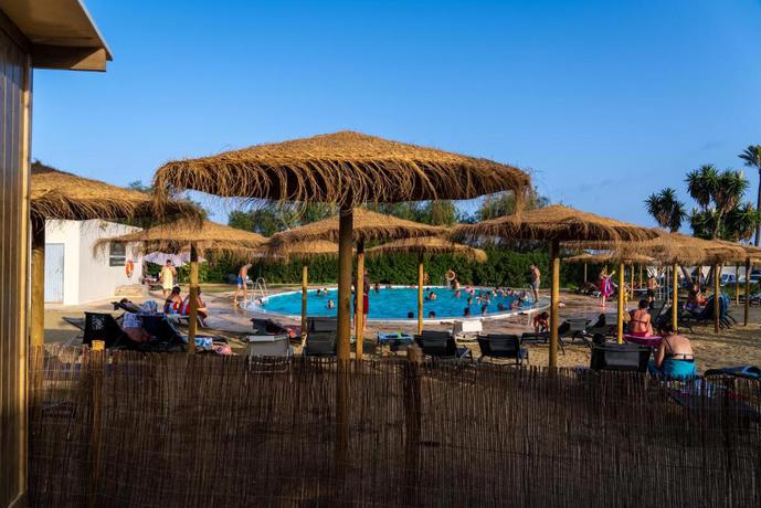 Imagen de la piscina del Camping TAIGA Almeria Playa, Palomares Bajo. Foto 7