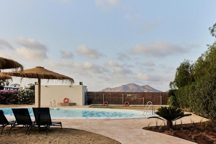 Imagen de la piscina del Camping TAIGA Almeria Playa, Palomares Bajo. Foto 9