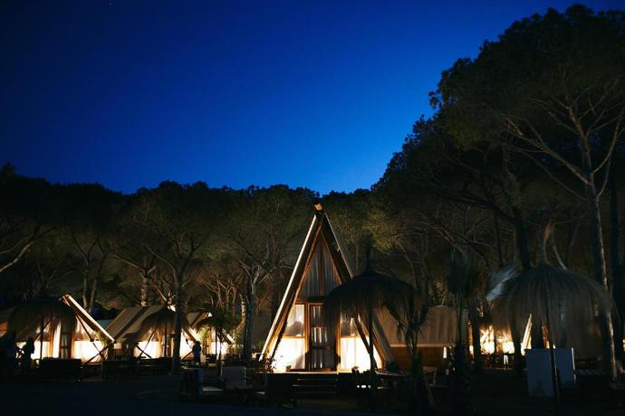 Imagen de los interiores del Camping TAIGA Conil. Foto 7