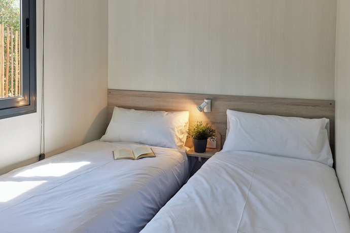 Imagen de la habitación del Camping TAIGA LAKE CASPE. Foto 12